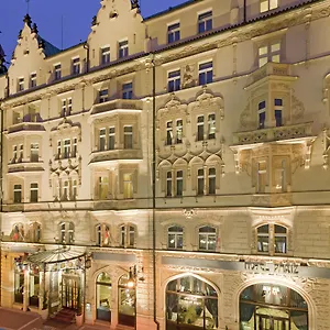 Paris 5*, Praag Tsjechië