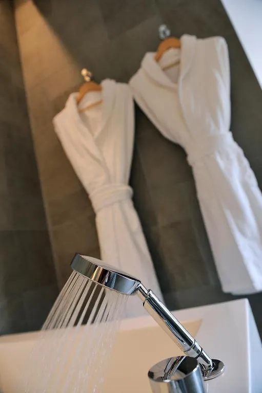 Bdesign & Spa Paradou Frankrike